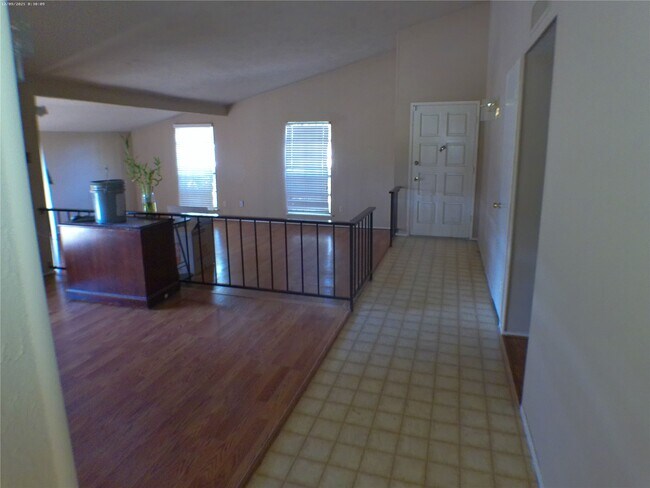 Building Photo - 15823 Ironside Hill Dr