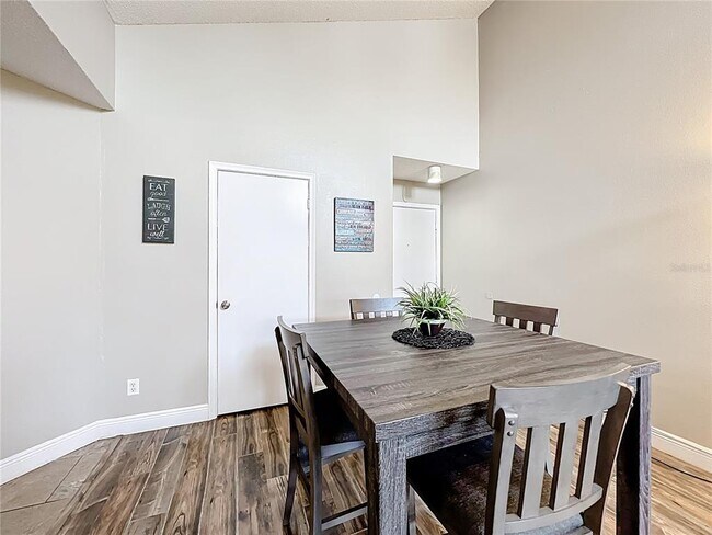 Building Photo - 3944 Atrium Dr