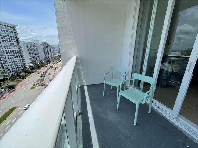 Building Photo - 5601 Collins Ave