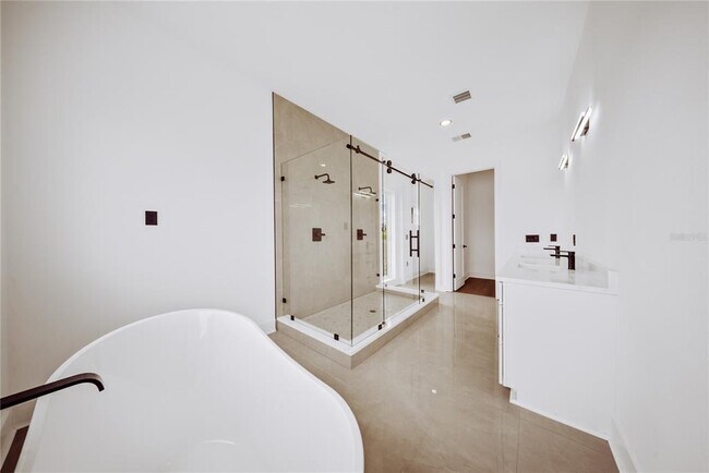Building Photo - 156 Caladium Ave
