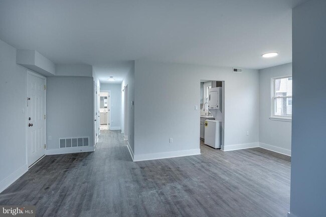 Building Photo - 20 Florence Tollgate