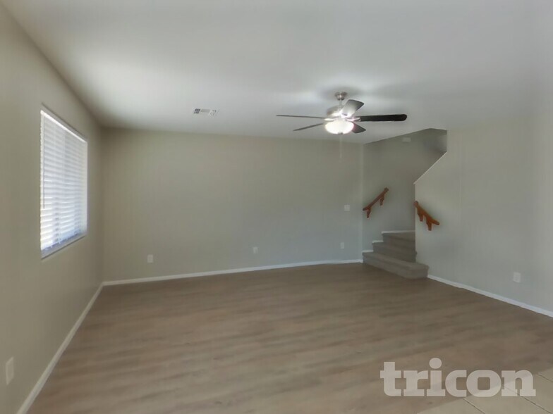 Building Photo - 37593 N Dena Dr