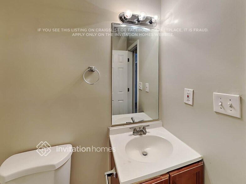 Building Photo - 3990 Cliftondale Pl