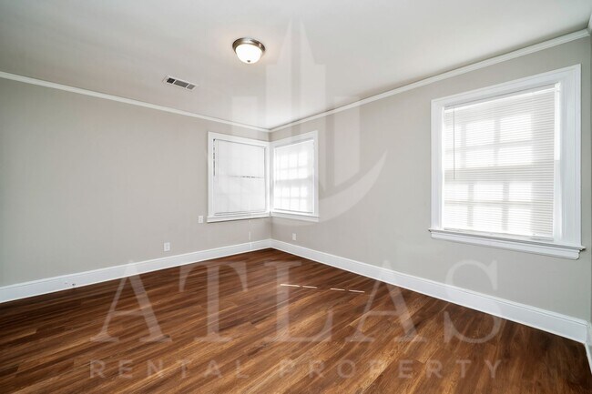Building Photo - Spacious 3BR/2BA – 1,480 Sq Ft of Comforta...