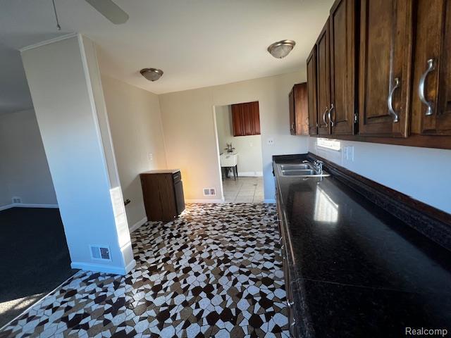 Building Photo - 14701 Duncan St