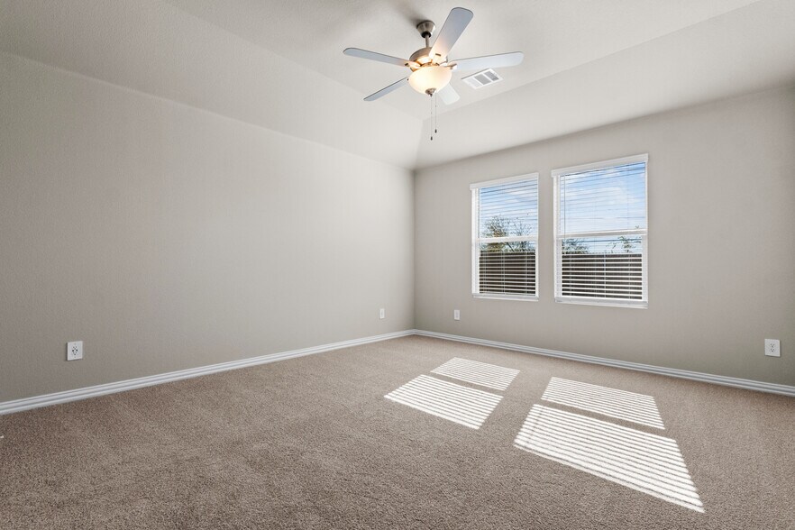 Building Photo - 6649 Valley Lake Ln