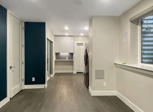 Building Photo - Modern 4BD, 3BA LoHi Townhome with Rooftop Deck