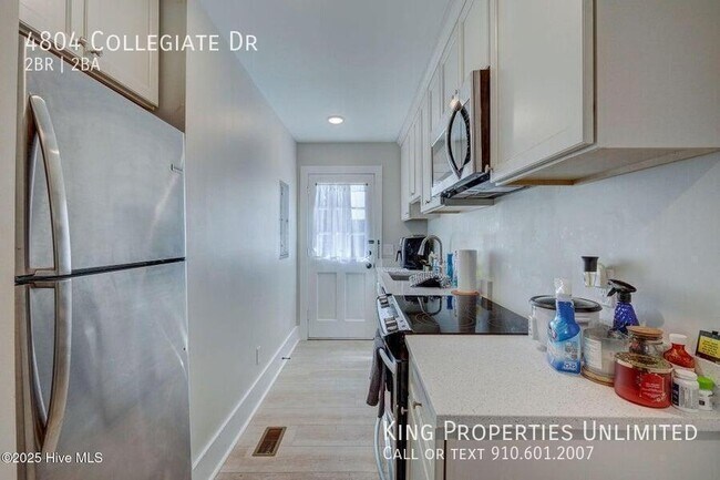 Building Photo - 4804 Collegiate Dr
