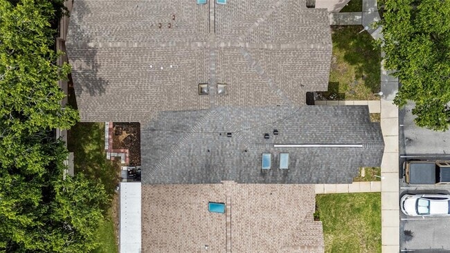 Building Photo - 1645 Windsor Oak Ct