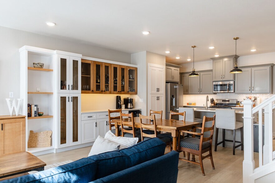 Building Photo - 18245 SW Aspen Butte Ln