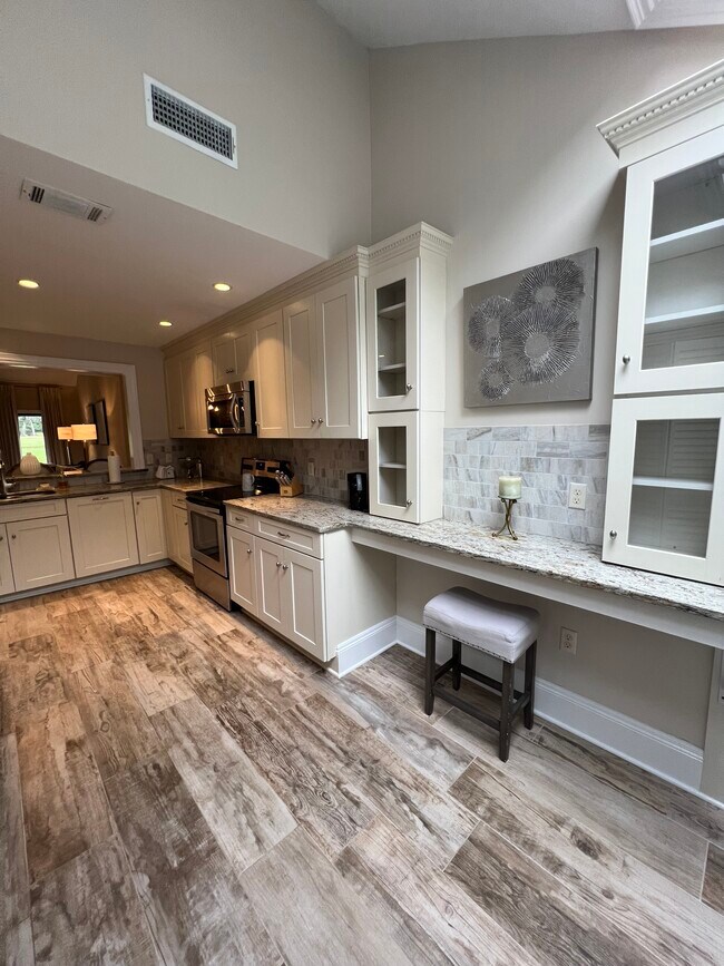 Building Photo - 60 Carnoustie Rd