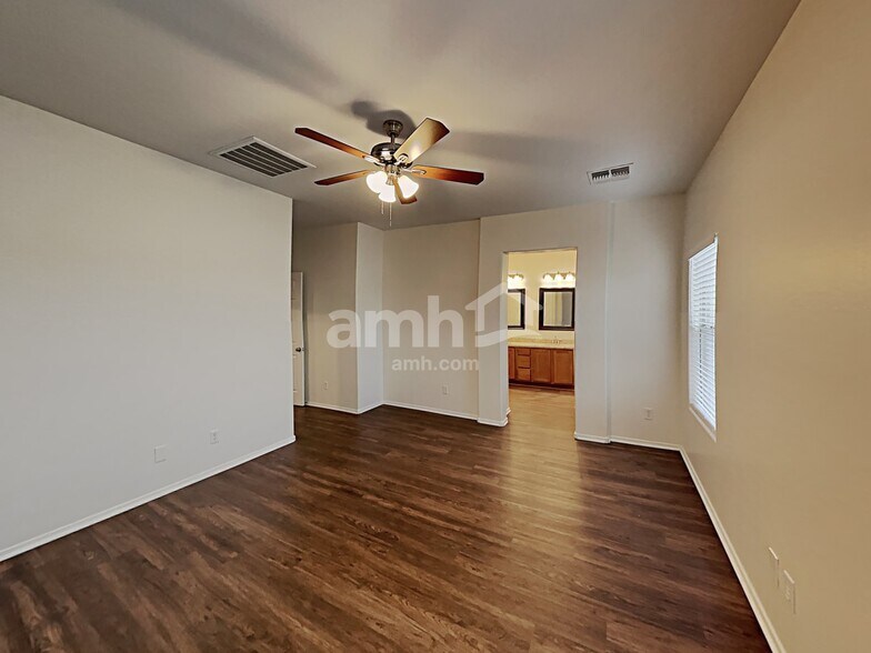 Building Photo - 1232 W Desert Hollow Dr