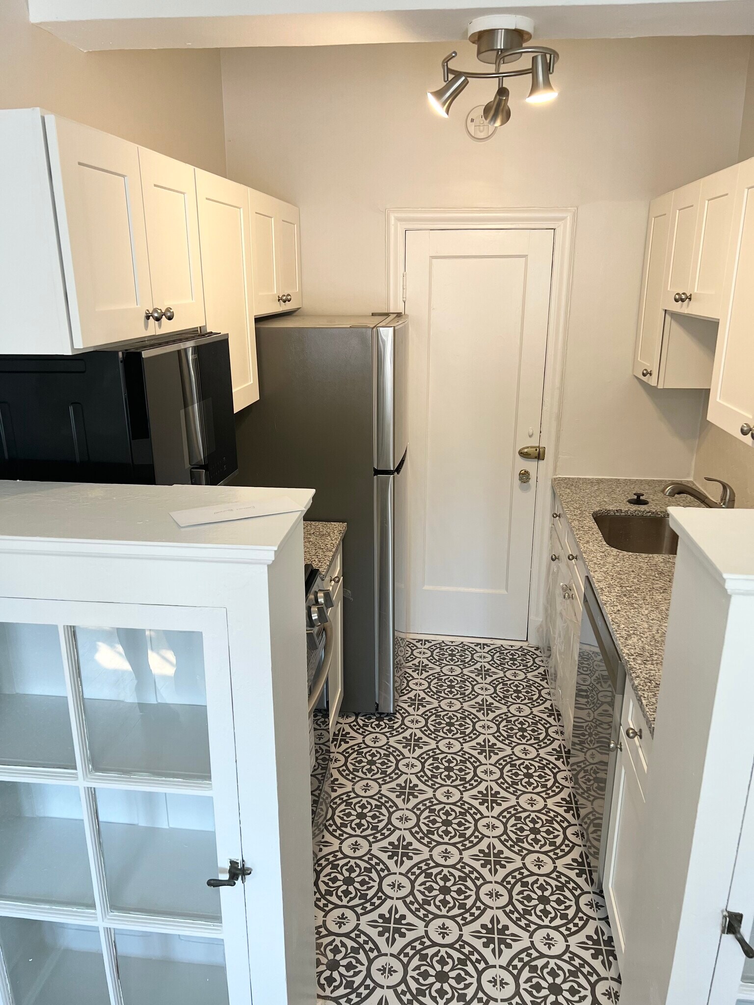 Building Photo - 2032 Belmont Rd NW