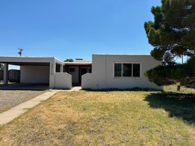 Primary Photo - 2713 N Northwest Dr