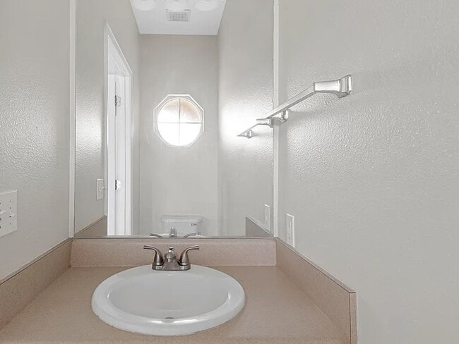 Building Photo - 2612 Ravenwood Ct