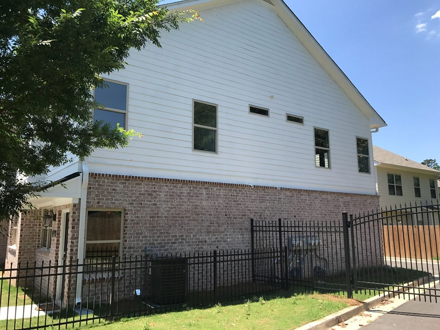 Building Photo - 2042 Bolton Rd NW