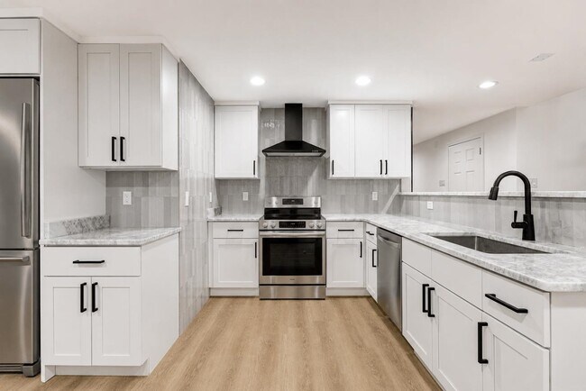 Building Photo - 3116 Domar St