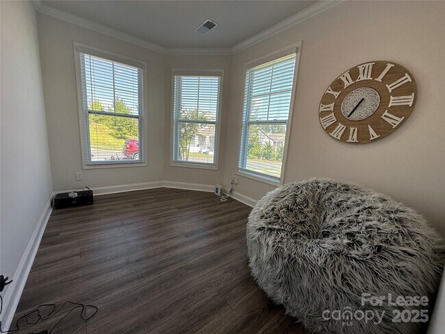 Building Photo - 596 Altamonte Dr