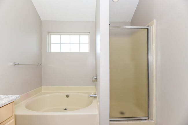 Building Photo - 5525 Craftwood Dr