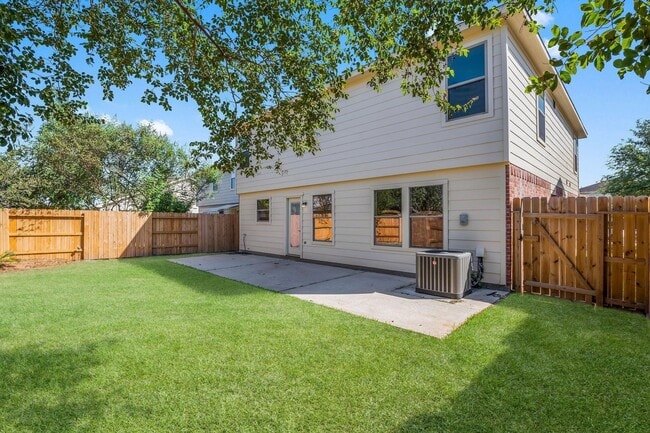 Building Photo - 29515 Legends Line Dr