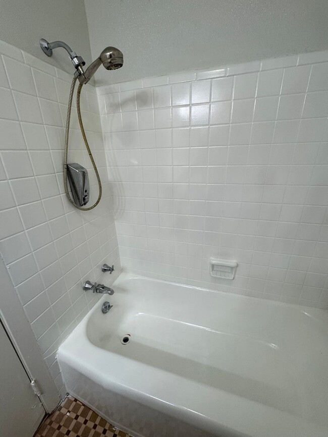 Building Photo - Brick 3/1.5 bath house with bonus in North...