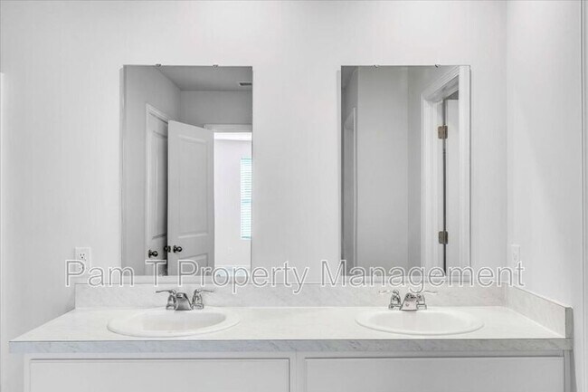 Building Photo - 512 Turpentine Trl