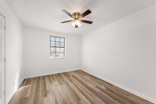 Building Photo - 4558 Brooke Valley Dr