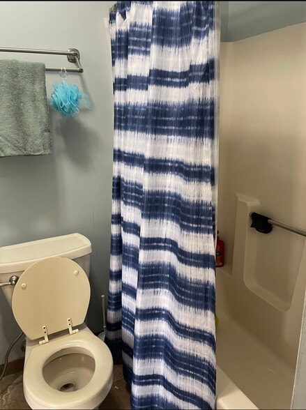 Building Photo - 183 Cynthia Dr