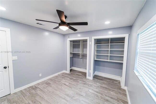 Building Photo - 8107 NW 74th Ave