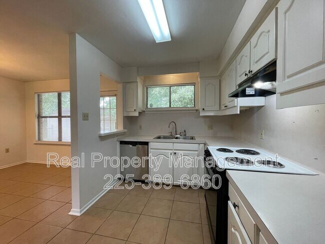 Building Photo - 13640 Rampart Ct