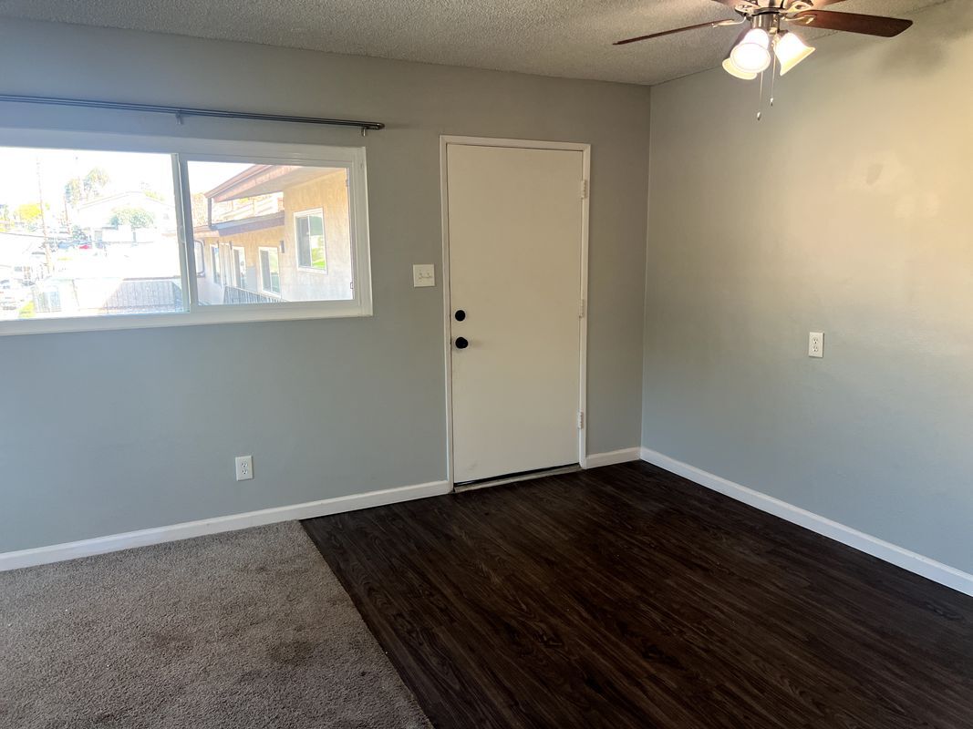 Building Photo - 2000 Carnegie Ln