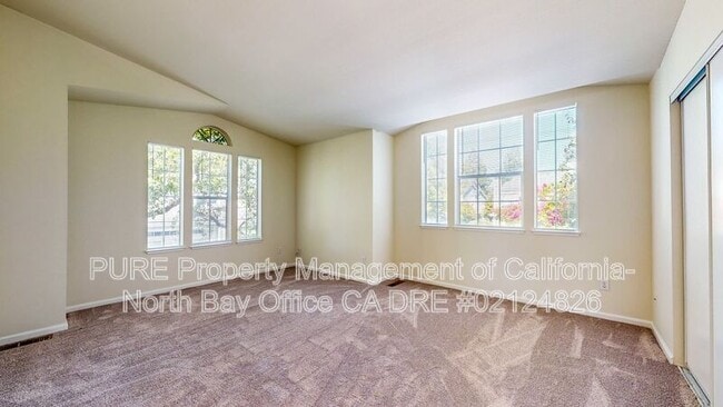 Building Photo - 520 Laurel Grove Cir