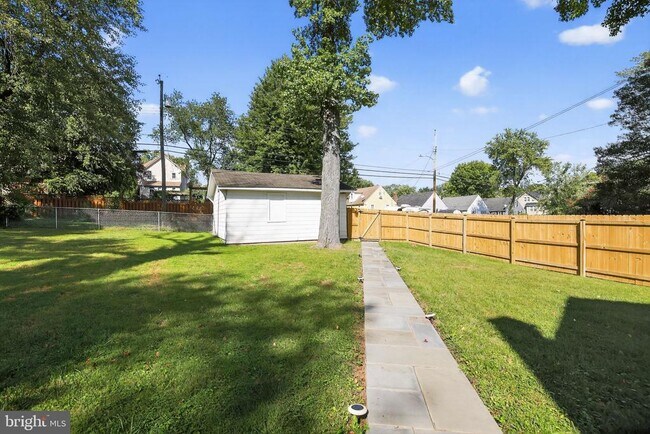 Building Photo - 4512 White Ave