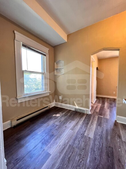 Building Photo - 3419 1st St