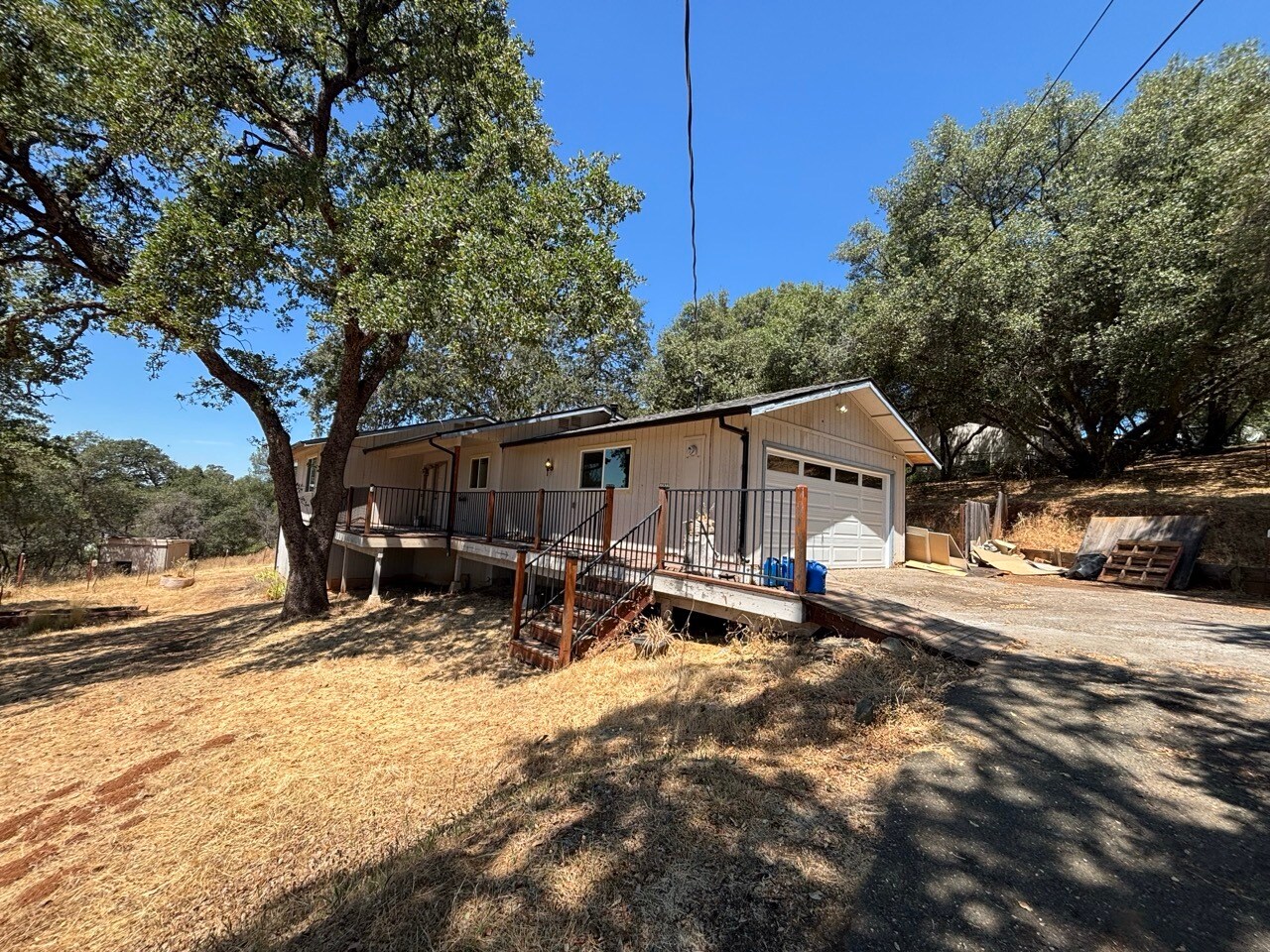 Building Photo - 4064 Chestnut Ln