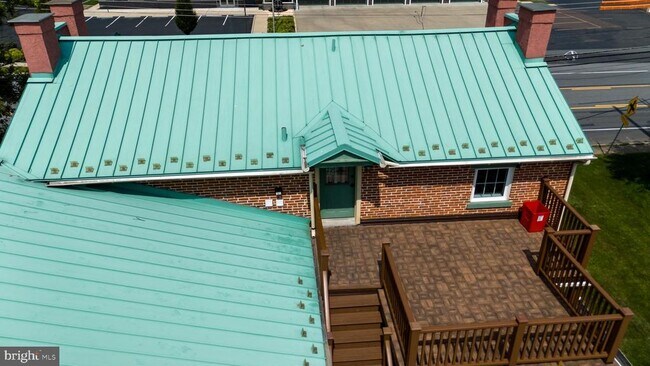 Building Photo - 397 W Ridge Pike