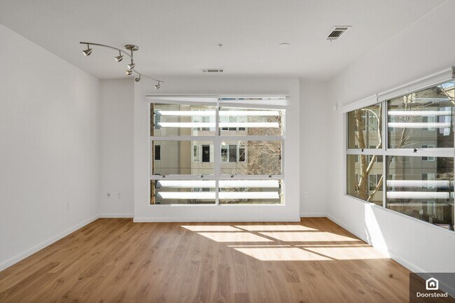 Building Photo - 6466 Hollis St