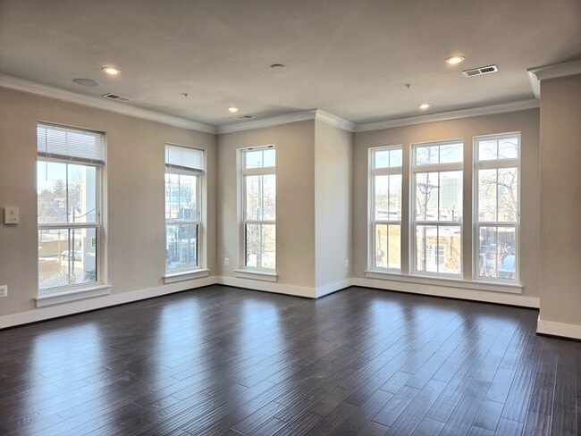 Building Photo - 820 Fern Pl NW