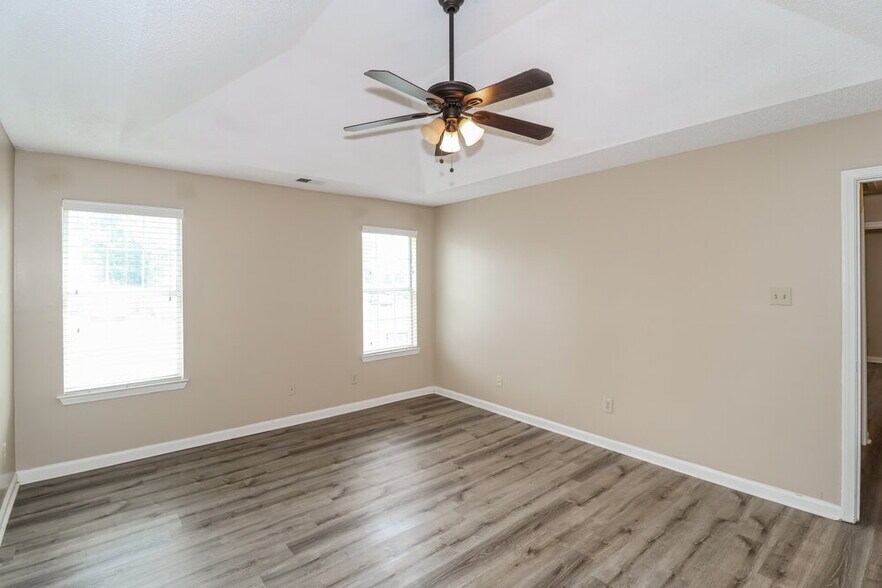 Building Photo - 1172 Jessica Lauren Dr