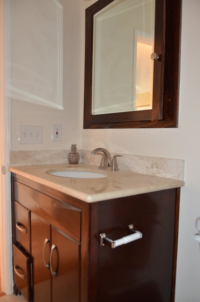 Building Photo - 5646 La Mirada Ave