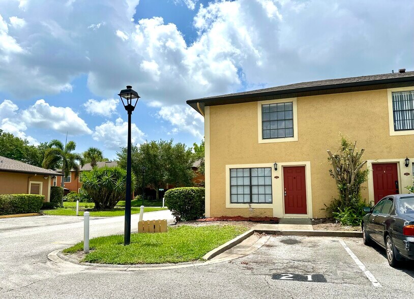 Primary Photo - 7404 Woodburn Ct