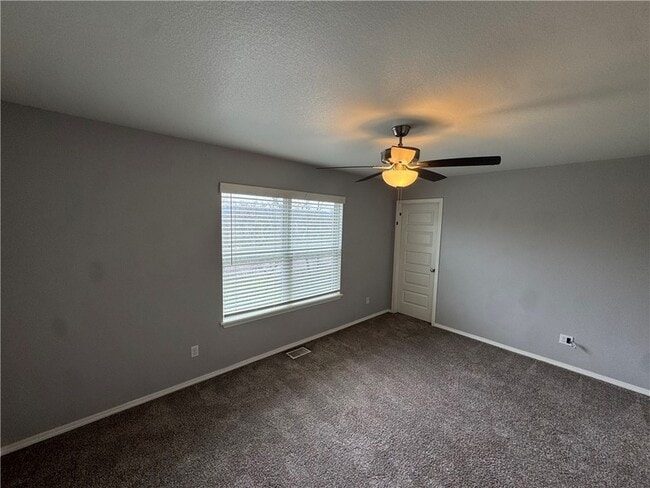 Building Photo - 1666 S Razorback Rd