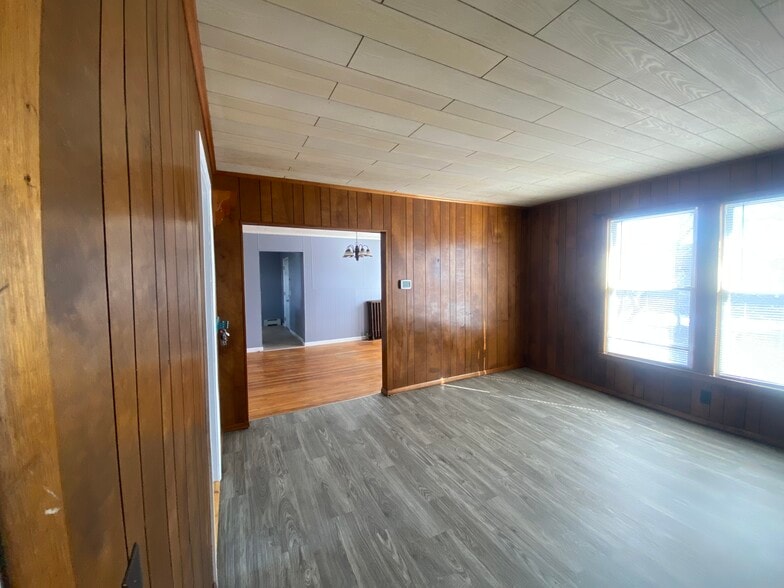 Family room - 28 Newbury St