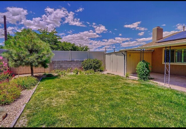 Building Photo - 6300 Jo Ann Pl NE