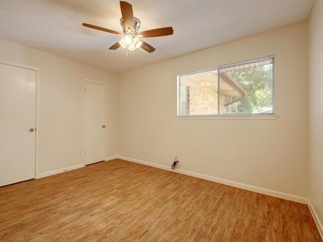 Building Photo - 8516 Hathaway Dr