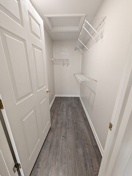 Walk-in closet in primary Bedroom - 5004 Hunters Trail