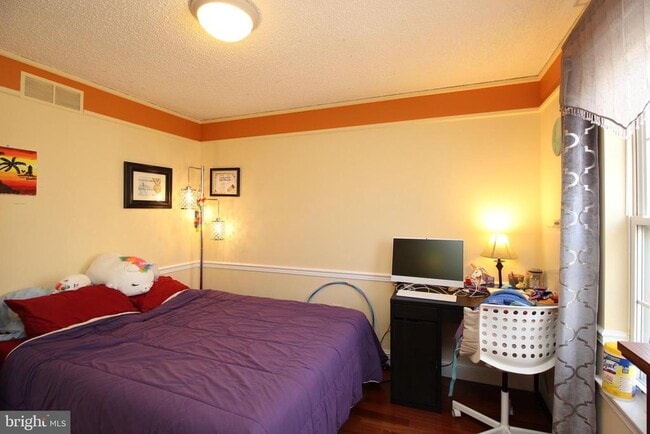 Building Photo - 9 Halstead Pl