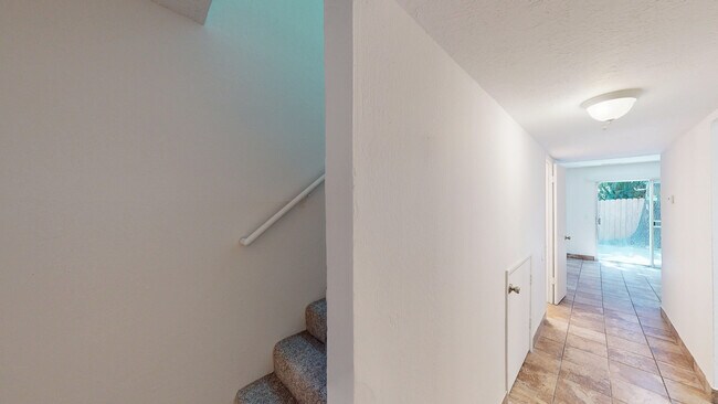 Building Photo - 18235 Happy Ln