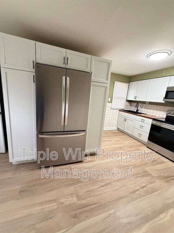 Building Photo - 8138 Blanchard Dr