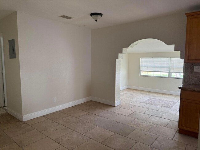 Building Photo - 1751 NW 34th Ave